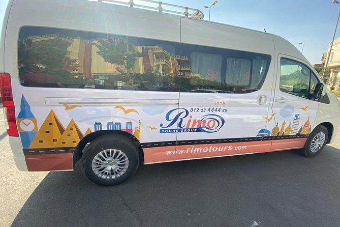 Private Dubai Airport Transfer DXB to Dubai City - Where you actually meet the driver at DXB